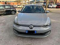 Usata VW Golf VIII Life 110 CV (80 kW) 2023 Grigio Berlina