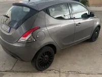 Usata Lancia Ypsilon Gold 69 CV (50 kW) 2015 Grigio Utilitaria