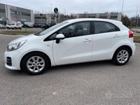 Usata Kia Rio 84 CV (61 kW) 2016 Bianco Berlina