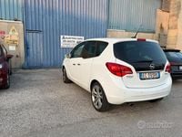 Usata Opel Meriva 120 CV (88 kW) 2011 Bianco Monovolume