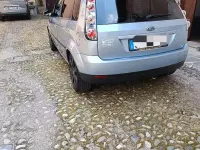Usata Ford Fiesta 68 CV (50 kW) 2005 Bluazzurro Utilitaria