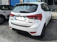 Usata Hyundai ix20 Comfort 90 CV (66 kW) 2015 Bianco Utilitaria