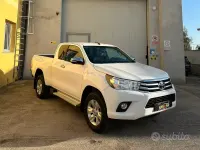 Usata Toyota HiLux 150 CV (110 kW) 2019 Bianco Pick-up