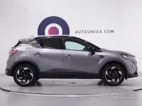 Usata Renault Captur Techno 101 CV (74 kW) 2025 Grigio SUV