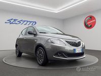 Usata Lancia Ypsilon Gold 70 CV (51 kW) 2024 Grigio chiaro Utilitaria