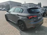 Usata Fiat Tipo Cross 101 CV (74 kW) 2021 Grigio Berlina