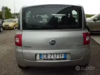 Usata Fiat Multipla 103 CV (75 kW) 2004 Grigio Monovolume