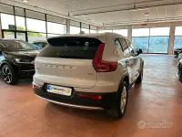 Usata Volvo XC40 Momentum 150 CV (110 kW) 2020 Grigio SUV