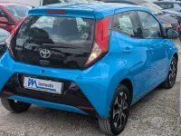 Usata Toyota Aygo 72 CV (52 kW) 2019 Celeste Utilitaria