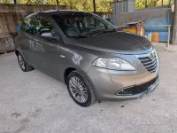 Usata Lancia Ypsilon 85 CV (62 kW) 2012 Grigio Utilitaria