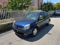 Usata Renault Clio 75 CV (55 kW) 2005 Bluazzurro Utilitaria