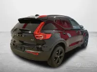 Usata Volvo XC40 Momentum 150 CV (110 kW) 2021 Nero SUV