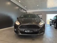 Usata Ford Fiesta Titanium 95 CV (69 kW) 2016 Grigio Utilitaria