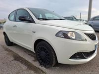 Usata Lancia Ypsilon Silver 69 CV (50 kW) 2022 Bianco Utilitaria