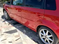 Usata Ford Fiesta 75 CV (55 kW) 2007 Rosso Utilitaria