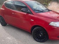 Usata Lancia Ypsilon 69 CV (50 kW) 2015 Rosso Utilitaria