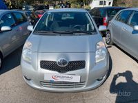 usata Toyota Yaris 1.0i 16V cat 5 porte Sol