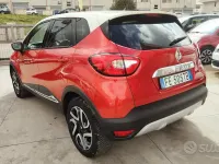Usata Renault Captur Iconic 110 CV (80 kW) 2016 Rosso SUV