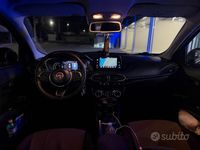 Usata Fiat Tipo Cross 101 CV (74 kW) 2021 Nero Berlina