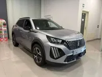 Usata Peugeot 2008 Allure 101 CV (74 kW) 2024 Grigio artense SUV