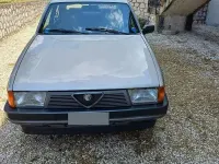 Usata Alfa Romeo 75 110 CV (80 kW) 1987 Grigio Berlina