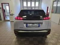 Usata Peugeot 2008 Allure 130 CV (95 kW) 2024 Bianco SUV