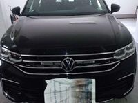 Usata VW Tiguan R-line 151 CV (111 kW) 2021 Nero SUV