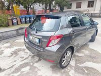 Usata Toyota Yaris Active 90 CV (66 kW) 2012 Grigio Utilitaria
