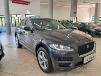 Begagnad Jaguar F-Pace Prestige 180 HK (132 kW) 2018 Grå SUV
