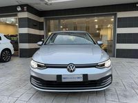 Usata VW Golf VIII Life 131 CV (96 kW) 2021 Argento Berlina