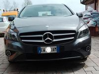 Usata Mercedes A180 122 CV (89 kW) 2014 Grigio Berlina