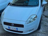 Usata Fiat Grande Punto 75 CV (55 kW) 2009 Bianco Utilitaria