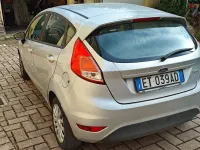 Usata Ford Fiesta 92 CV (67 kW) 2013 Argento Berlina