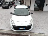 Begagnad Renault Clio II R.S. 200 HK (147 kW) 2010 Vit Sedan