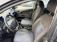 Usata Ford Fiesta Ghia 74 CV (54 kW) 2007 Nero Berlina