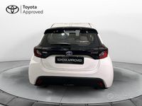 Usata Toyota Yaris Hybrid Active 116 CV (85 kW) 2022 Bianco Berlina