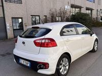 Usata Kia Rio 86 CV (63 kW) 2015 Bianco Berlina