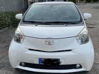 Begagnad Toyota iQ 68 HK (50 kW) 2010 Vit Halvkombi