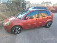 Usata Ford Fiesta 75 CV (55 kW) 2007 Berlina