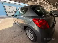 Usata Peugeot 207 73 CV (53 kW) 2011 Grigio Berlina