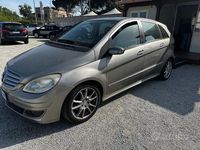 Usata Mercedes B200 Chrome 140 CV (102 kW) 2008 Giallo Monovolume