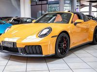 Usata Porsche 911 Chrono 541 CV (397 kW) 2024 Bahama yellow Cabrio