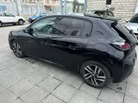 Usata Peugeot 208 Allure 101 CV (74 kW) 2021 Nero Utilitaria