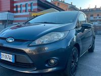 Usata Ford Fiesta 82 CV (60 kW) 2010 Grigio Utilitaria
