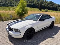 Usata Ford Mustang 213 CV (156 kW) 2006 Bianco Cabrio