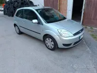 Usata Ford Fiesta 90 CV (66 kW) 2005 Utilitaria