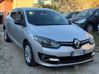 Usata Renault Mégane LIMITED 110 CV (80 kW) 2015 Grigio Berlina