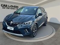 Usata Renault Captur Techno 145 CV (106 kW) 2023 Blu scuro SUV