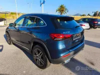 Usata Mercedes GLA180 136 CV (100 kW) 2022 Blu SUV