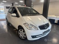 Usata Mercedes A180 Avantgarde 109 CV (80 kW) 2011 Bianco Berlina